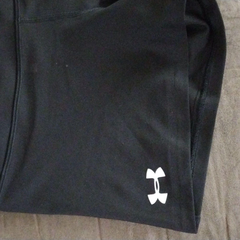 Under Armour Women's HeatGear Armour Shorty - Picture 5 of 5